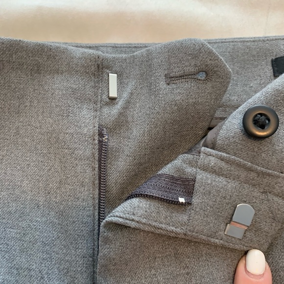 Banana Republic Logan Crop - Picture 5 of 7